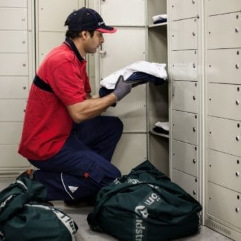 Our locker service is an efficient way to ensure the cleanliness in locker rooms and to guarantee your employees always have enough clean clothes available.