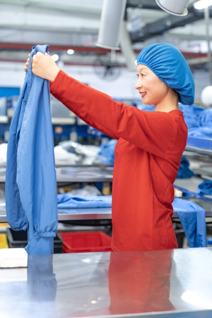 Factors to Consider When Purchasing an Antistatic Coat: A Comprehensive Guide