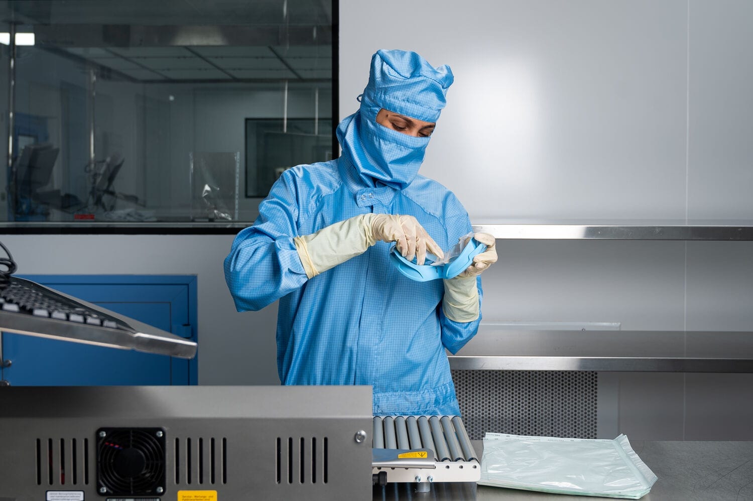 Cleanroom gowning protocols